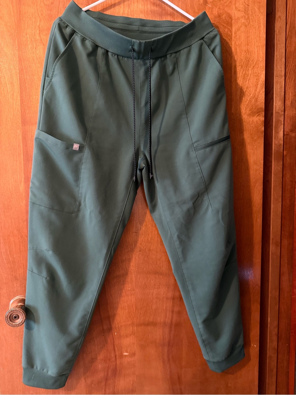 Fabletics Women’s Green Drawstring Jogger Scrub Pants